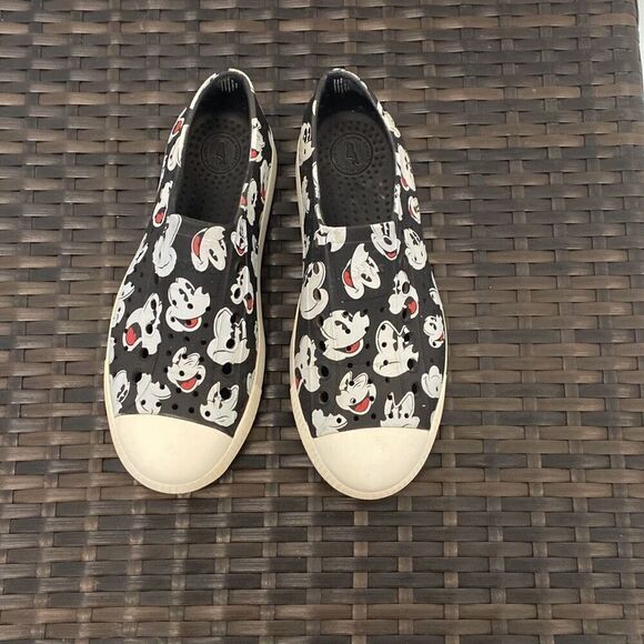 Mickey Mouse natives shoes women’s size 7 - Picture 3 of 7